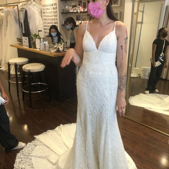 Wedding dress - Picture 2 of 13